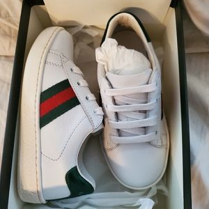 Gucci kid shoes